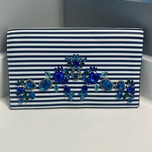 Gem detailed clutch